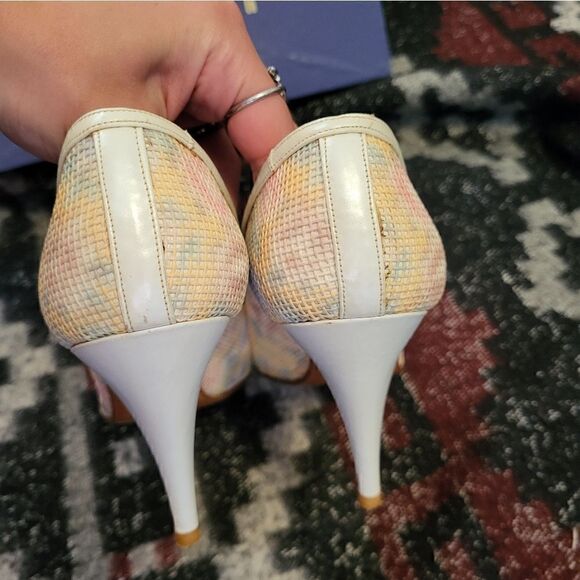 Vintage Stuart Weitzman Blythe Floral Lace Mesh Bow Pumps 9 - Picture 2 of 10